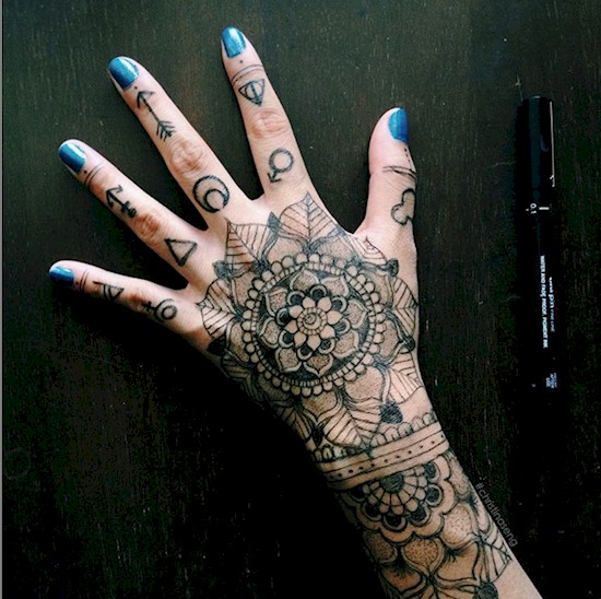 17 acrylic rangoli design by michelle pugle