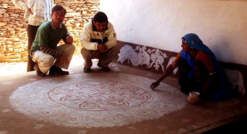 8 dotted rangoli designs by lakhi chand jain